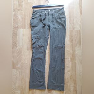 Columbia omni-sheild lightweight hiking pant size 6